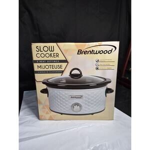 Brand NEW Brentwood Appliances SC 140W 4.5-Quart Slow Cooker ,,Still Sealled